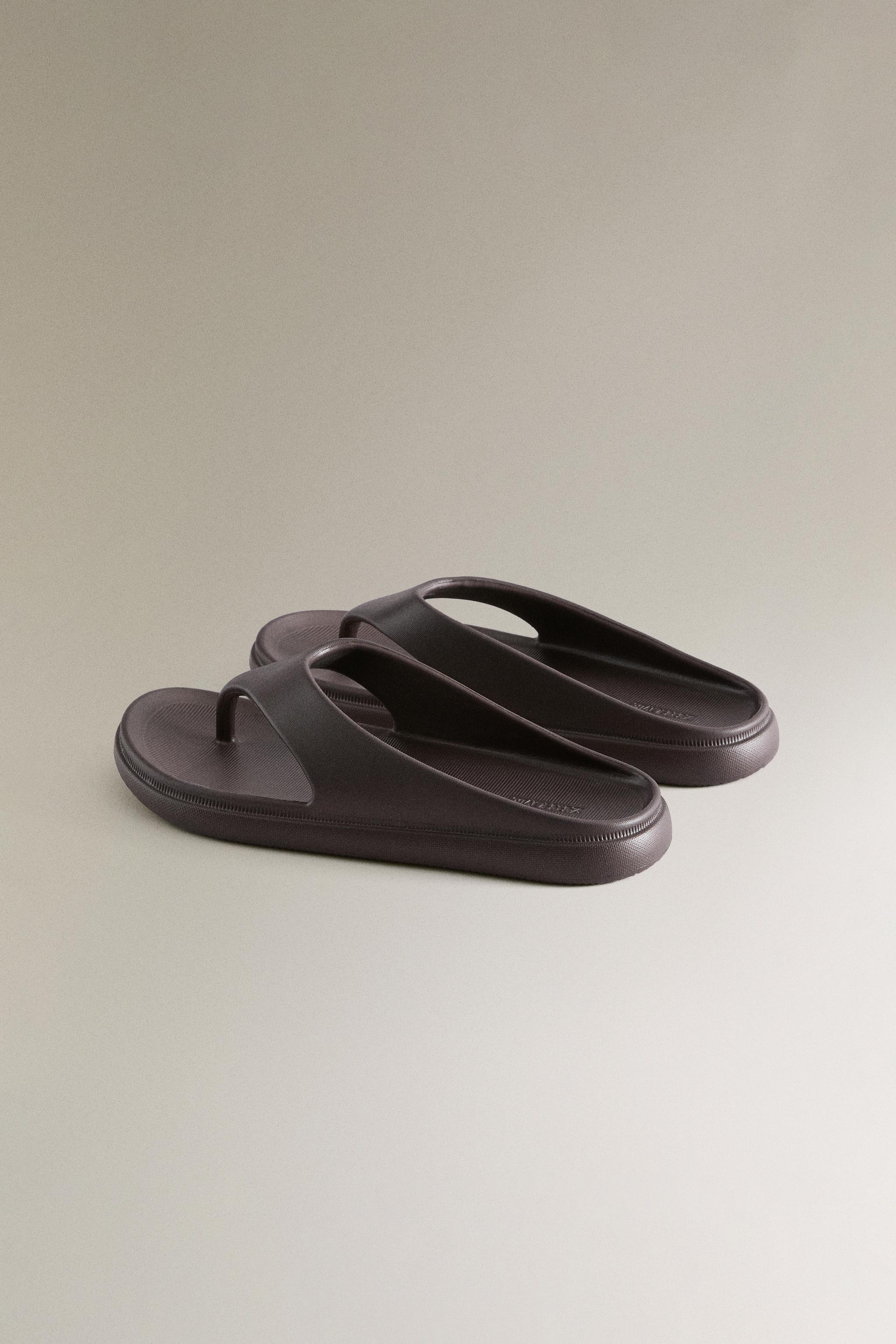 RUBBERIZED BATHROOM SANDALS